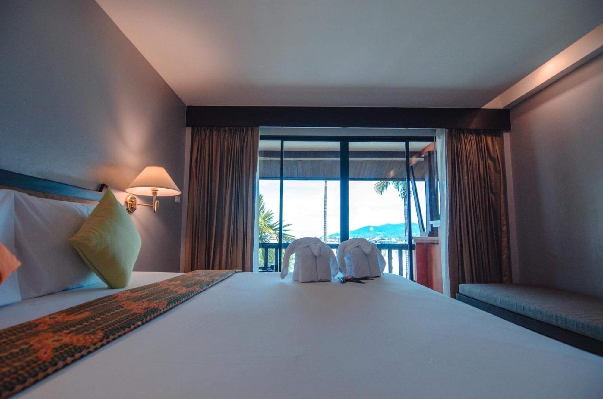 C & N Resort And Spa - Sha Extra Plus Patong Exterior photo